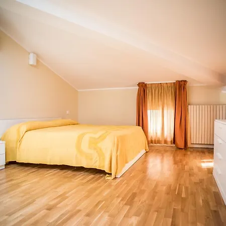 Dante Apartment