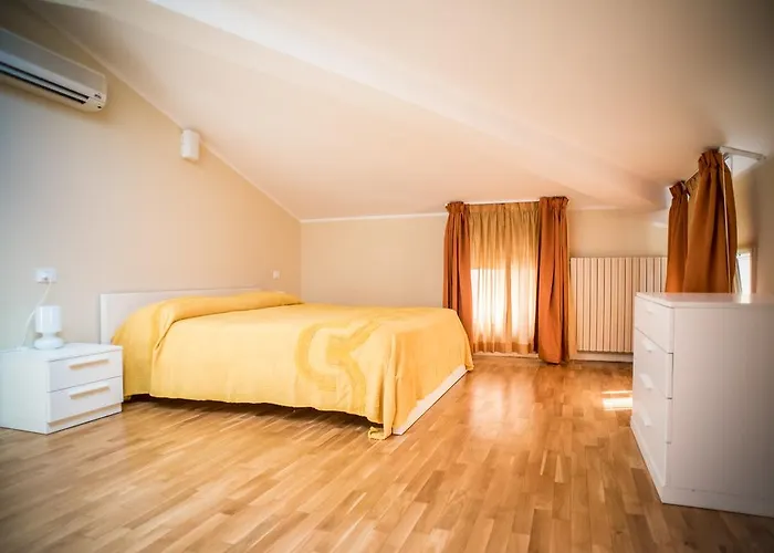 Dante Apartment